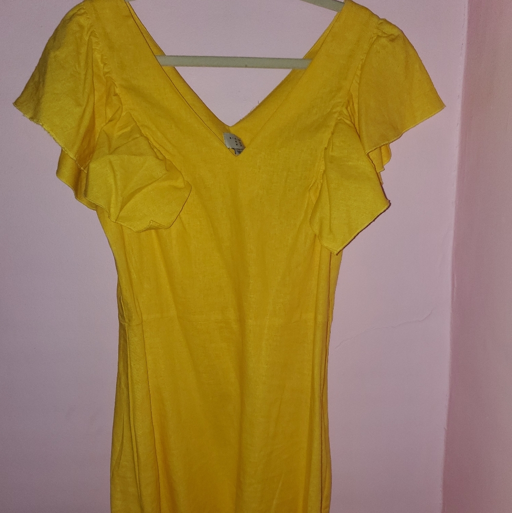 Short yellow ruffle sleeve dress